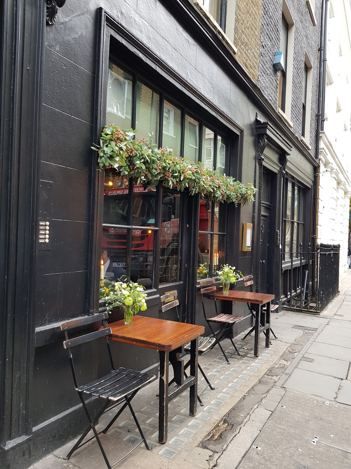 Andrew Edmunds restaurant