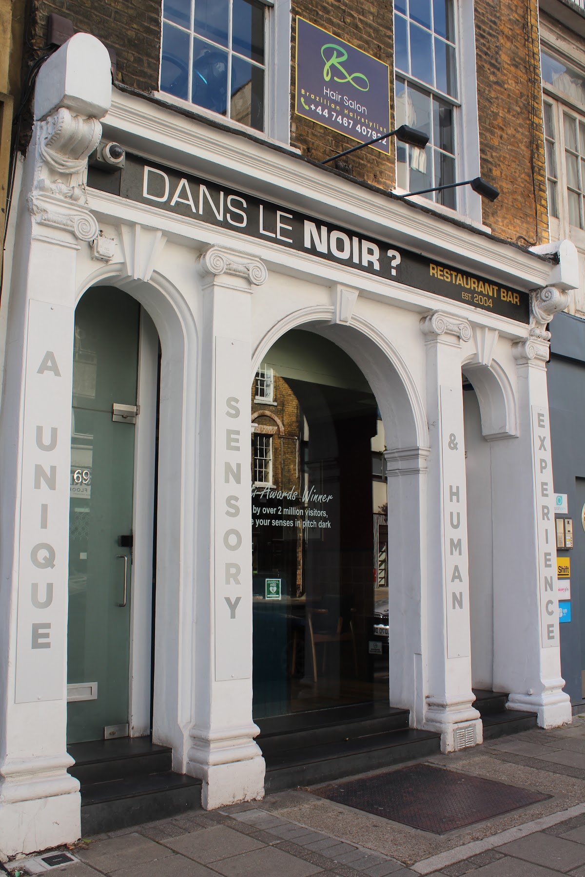 Dans Le Noir restaurant