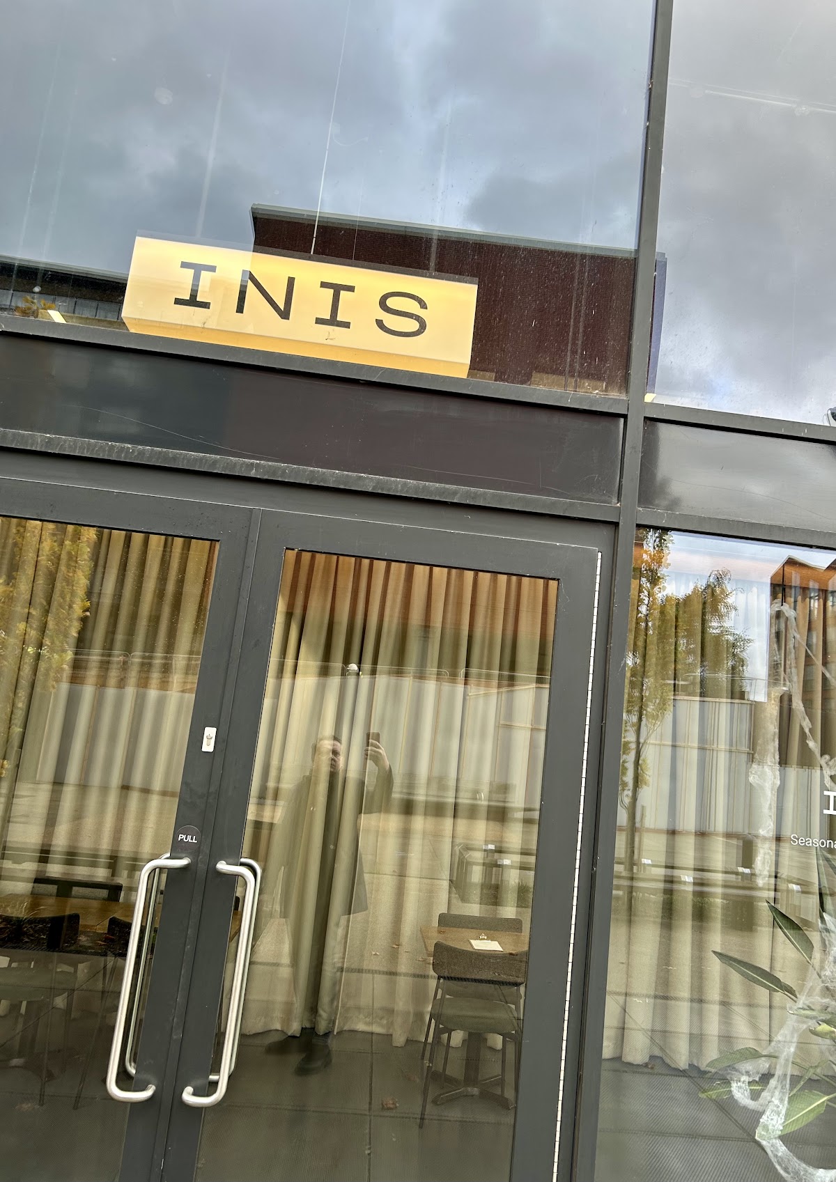 Inis restaurant