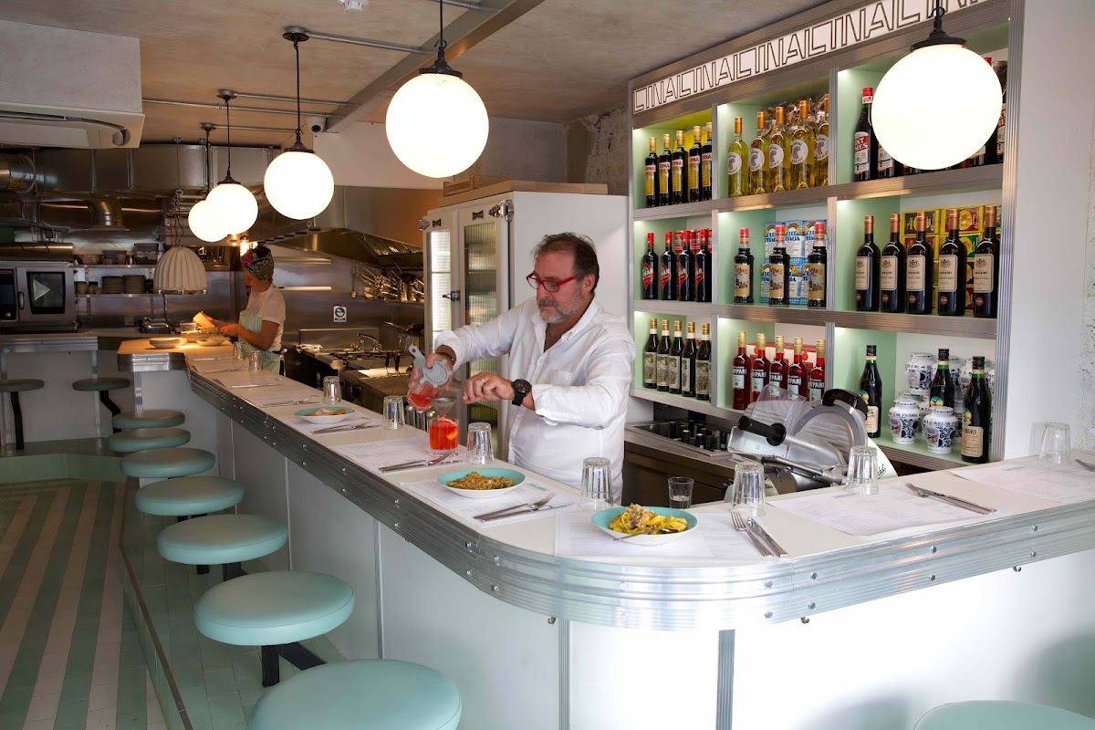 Lina Stores restaurant