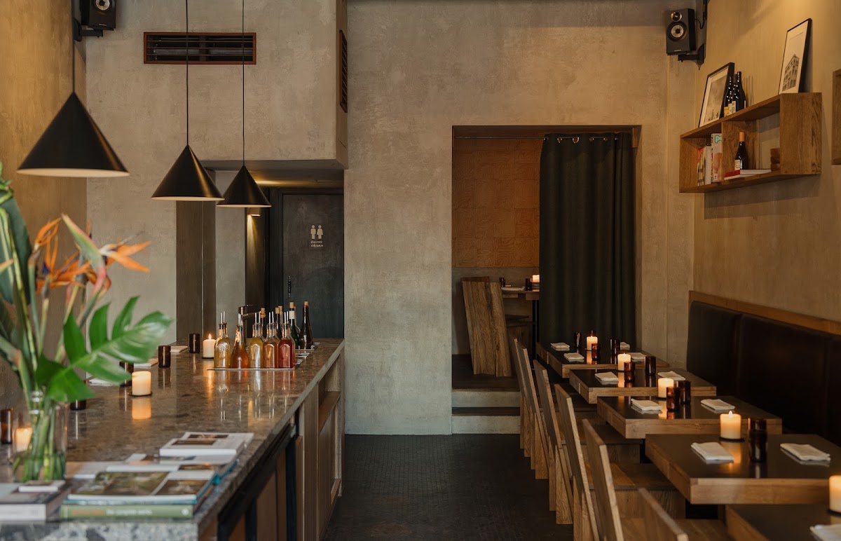 Paradise 2.0 restaurant