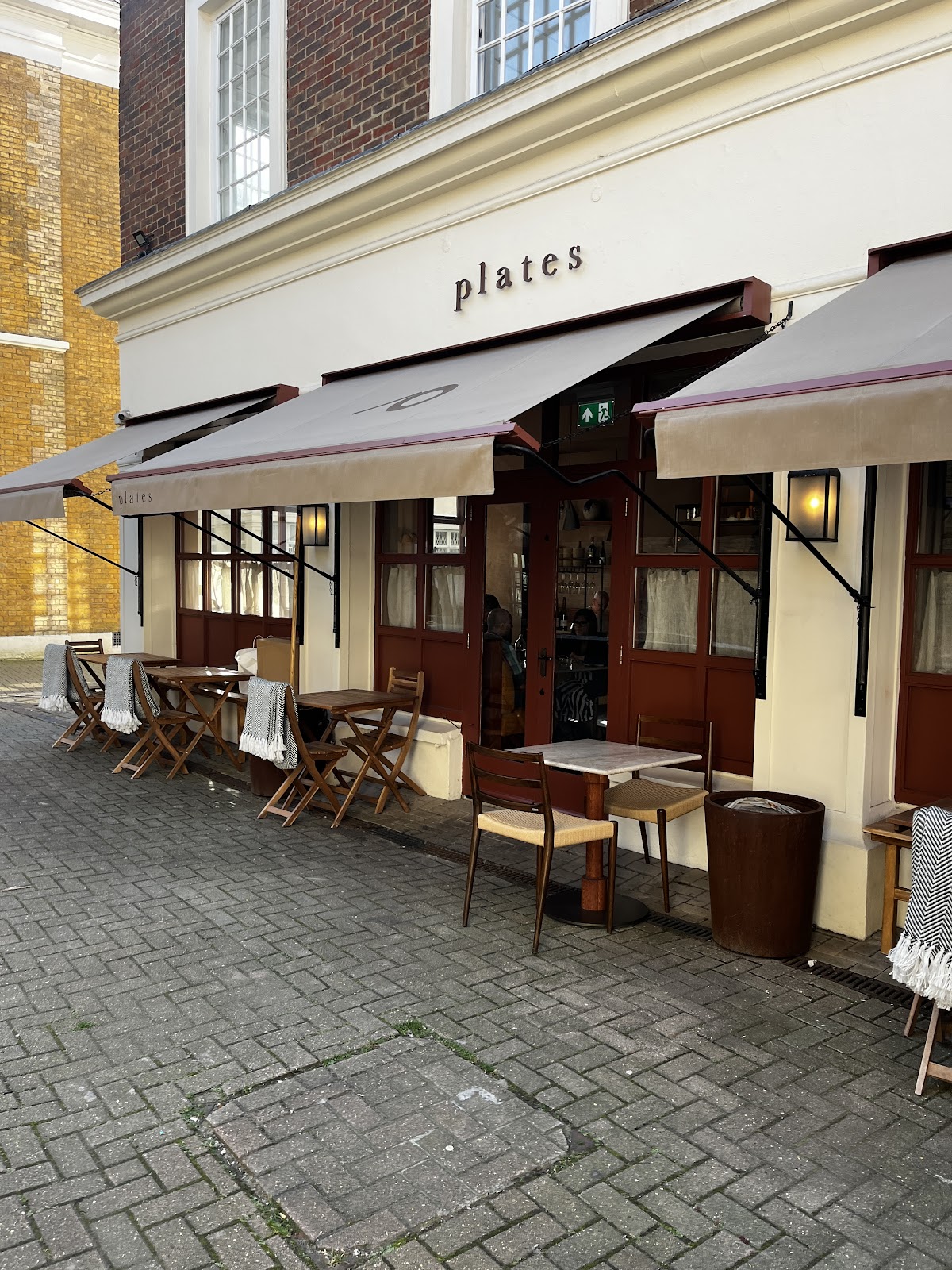 Plates restaurant